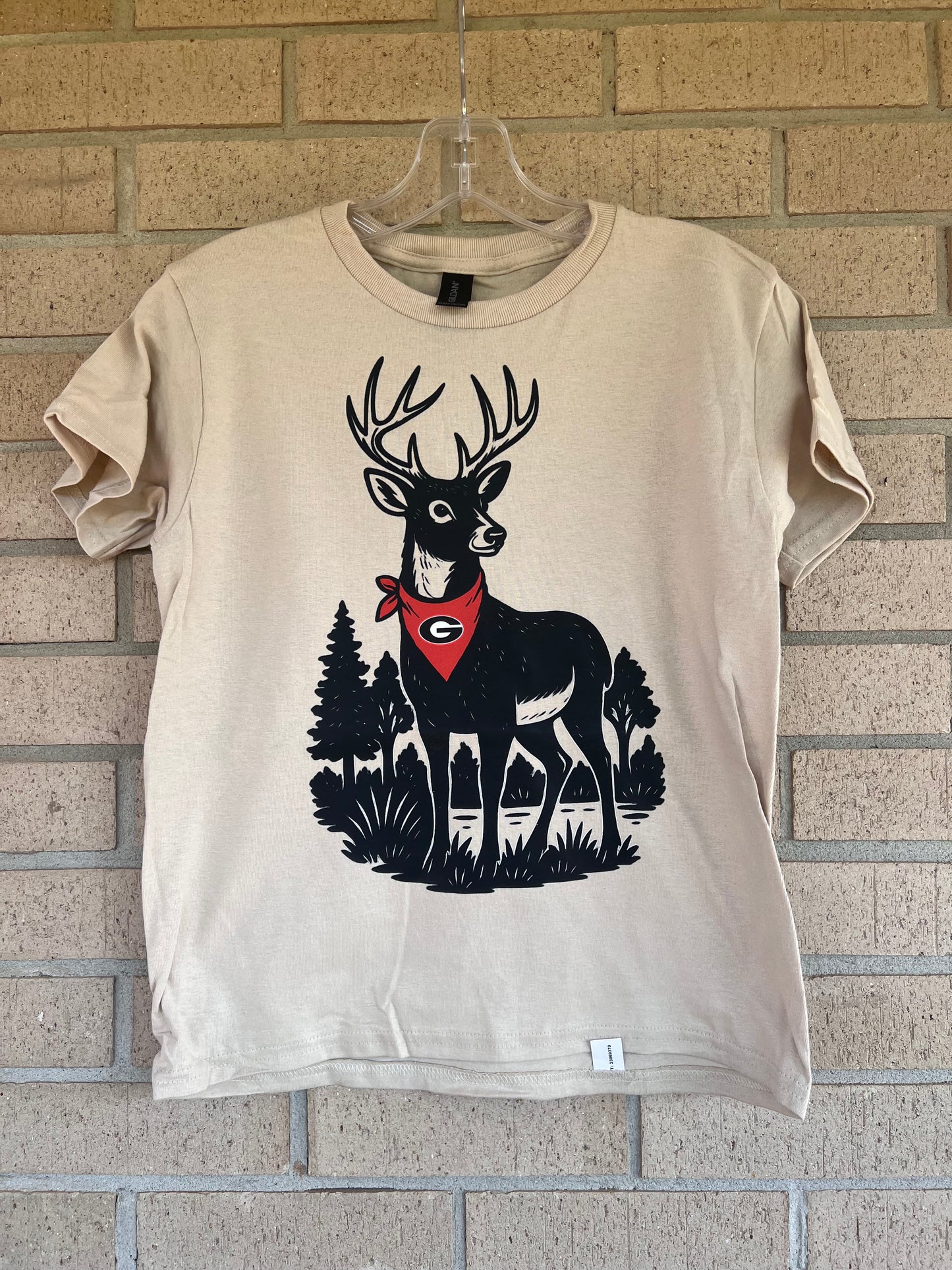 Deer with Georgia bandanna tshirt