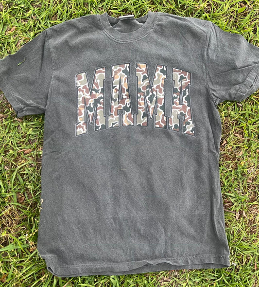 Camo arched mama tee