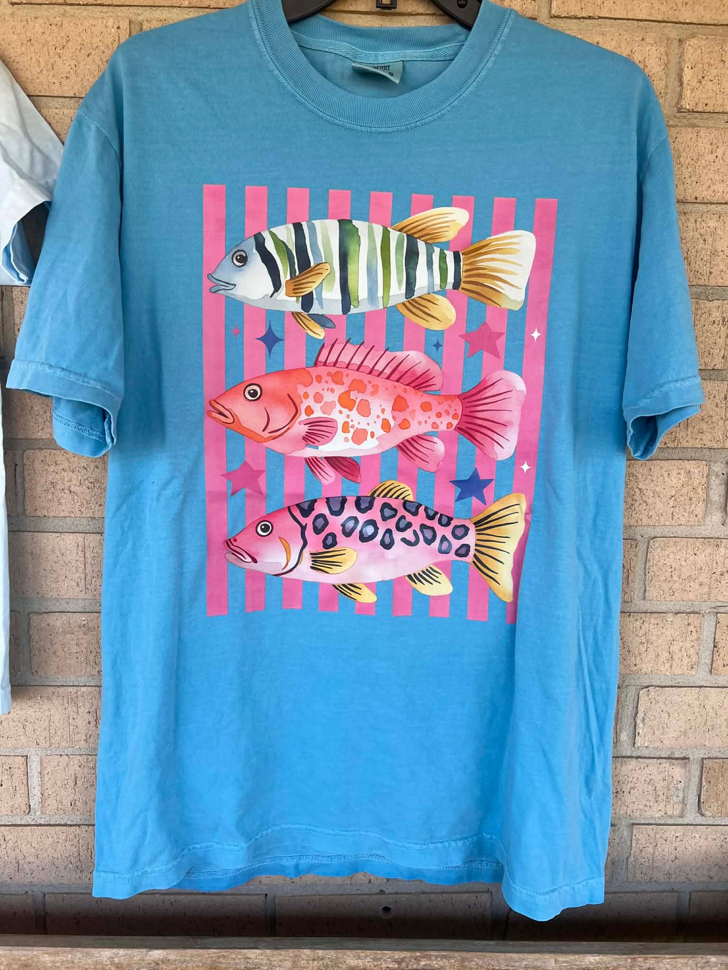 Preppy three fish with stripped background tee